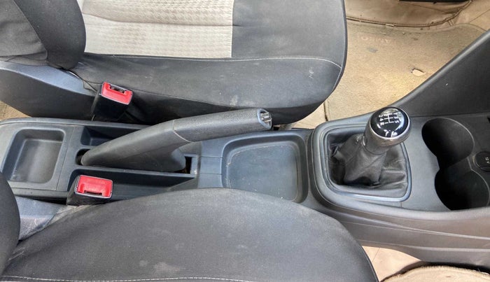 2018 Volkswagen Ameo TRENDLINE 1.0L, Petrol, Manual, 86,419 km, Gear Lever