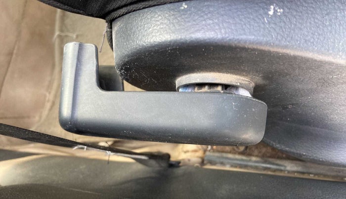 2018 Volkswagen Ameo TRENDLINE 1.0L, Petrol, Manual, 86,419 km, Driver Side Adjustment Panel
