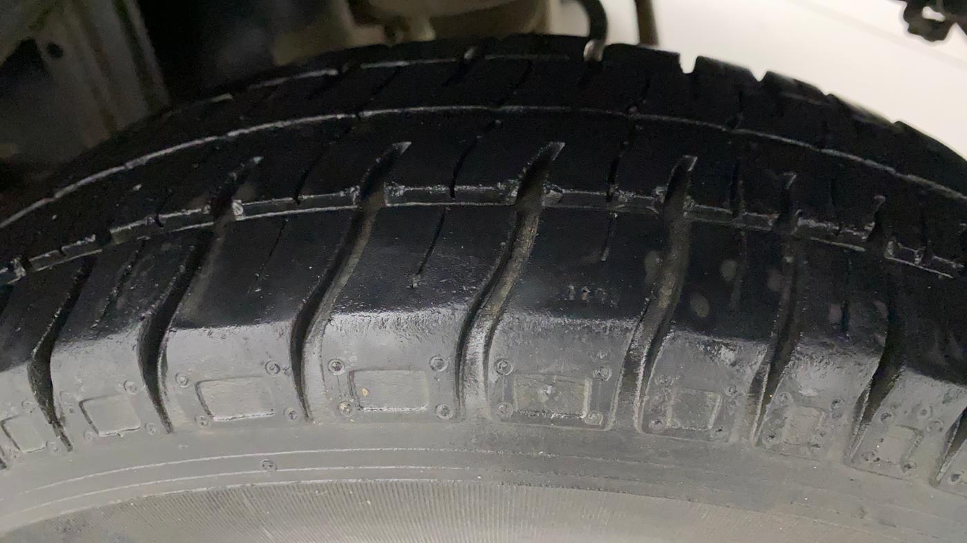 2014 Maruti Alto 800 LXI, Petrol, Manual, 49,367 km, Left Rear Tyre Tread