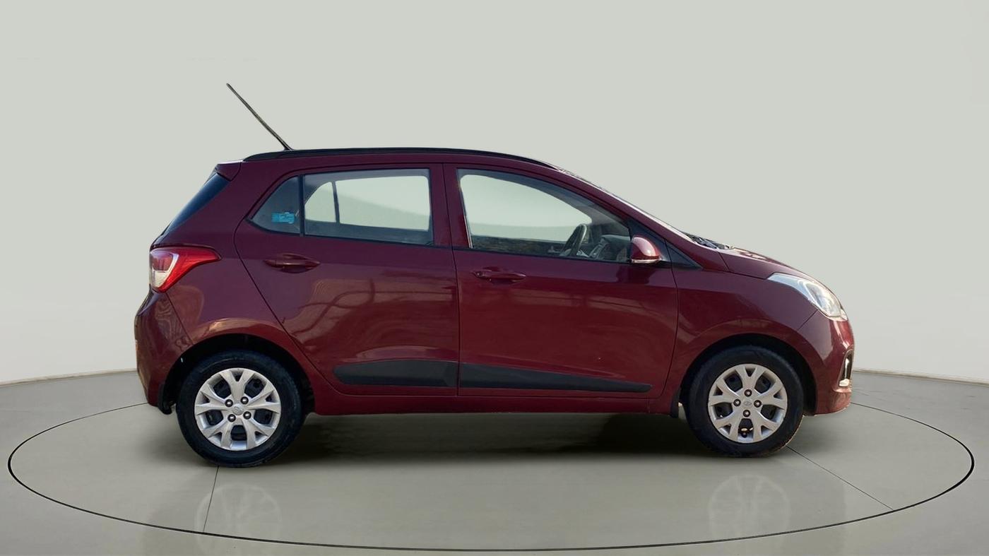 2015 Hyundai Grand i10 SPORTZ 1.2 KAPPA VTVT, Petrol, Manual, 68,322 km, Right Side View