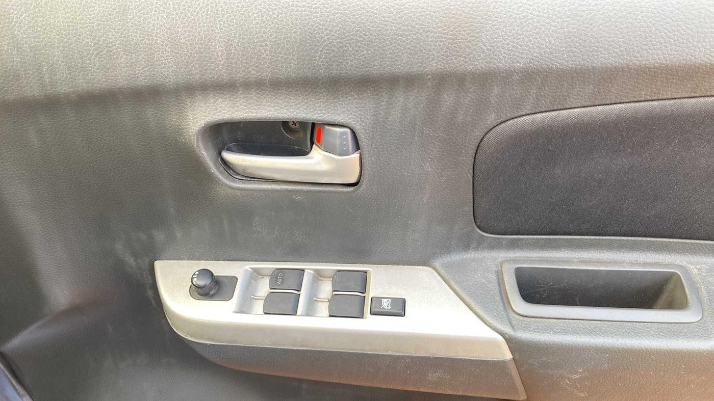 2012 Maruti Wagon R 1.0 VXI, Petrol, Manual, 47,129 km, Driver Side Door Panels Control