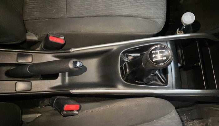 2016 Maruti Baleno DELTA PETROL 1.2, Petrol, Manual, 28,160 km, Gear Lever