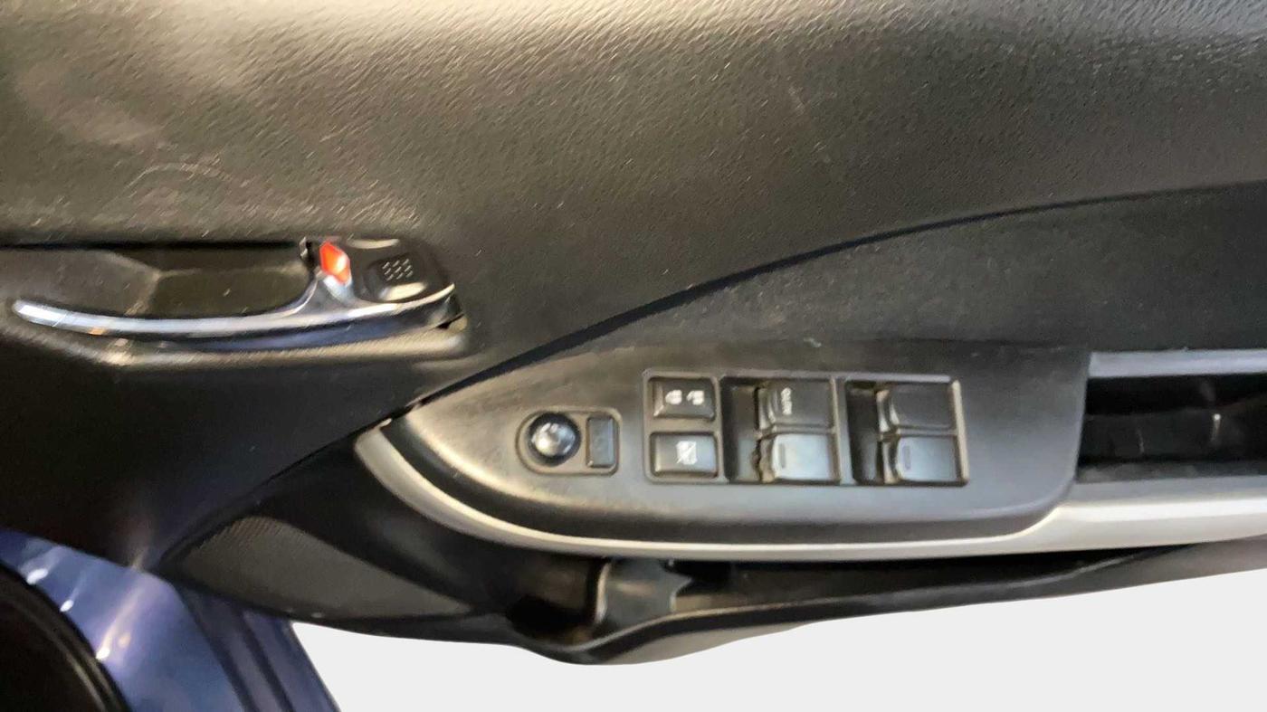 2016 Maruti Baleno DELTA PETROL 1.2, Petrol, Manual, 28,160 km, Driver Side Door Panels Control