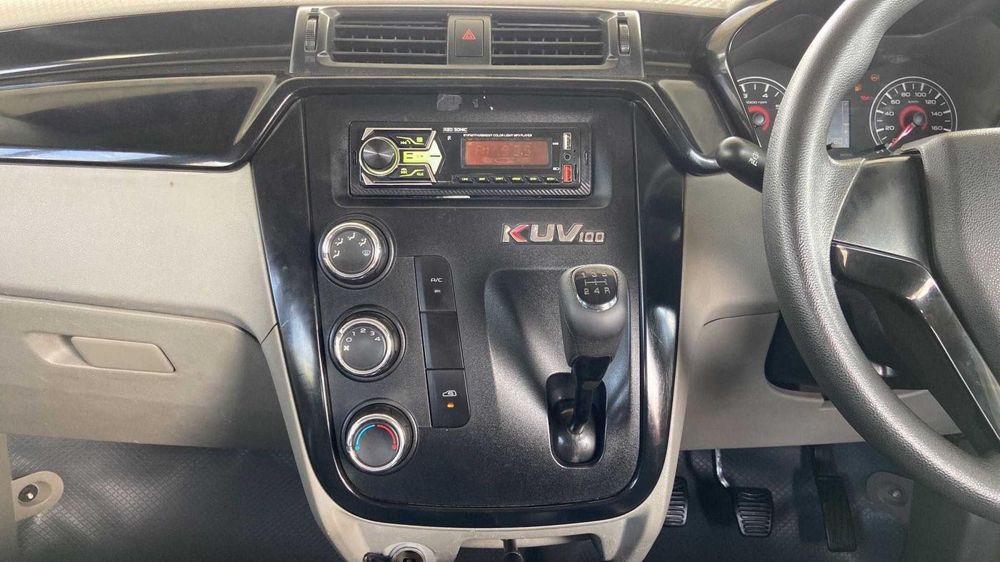 2017 Mahindra Kuv100 K4 6 STR, Petrol, Manual, 82,788 km, Air Conditioner