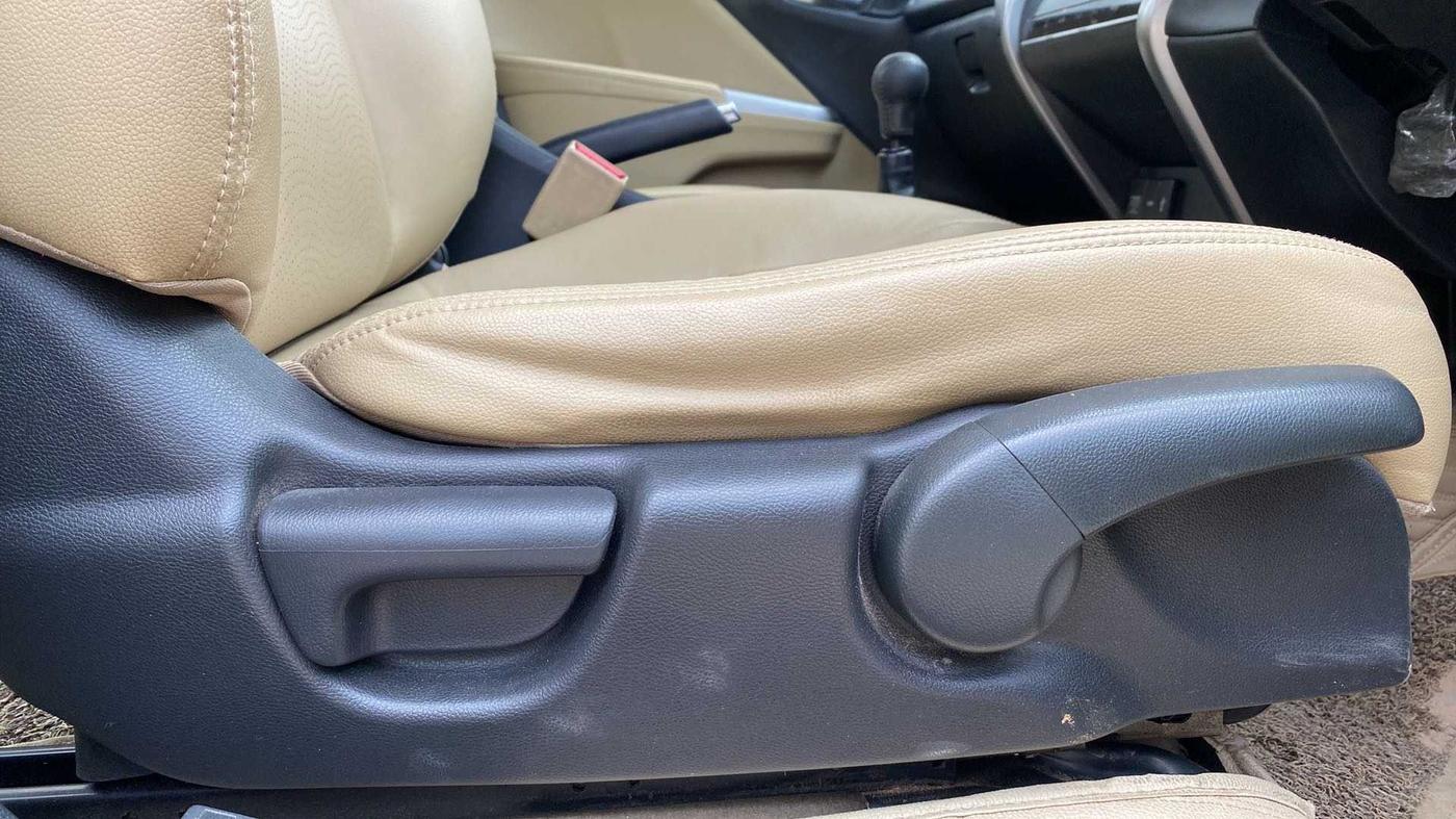 2015 Honda City 1.5L I-VTEC VX, Petrol, Manual, 59,873 km, Driver Side Adjustment Panel