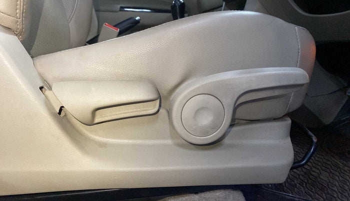 2018 Maruti Ciaz ZETA 1.4  MT PETROL, Petrol, Manual, 50,006 km, Driver Side Adjustment Panel