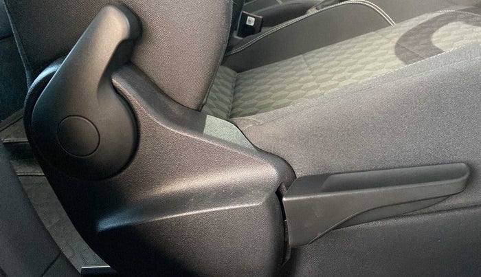 2023 Volkswagen VIRTUS COMFORTLINE TSI 1.0 MT, Petrol, Manual, 3,716 km, Driver Side Adjustment Panel