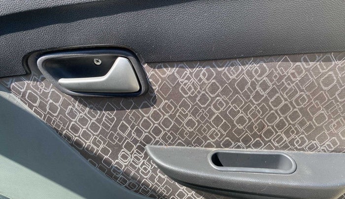 2018 Maruti Alto 800 VXI, Petrol, Manual, 23,152 km, Driver Side Door Panels Control