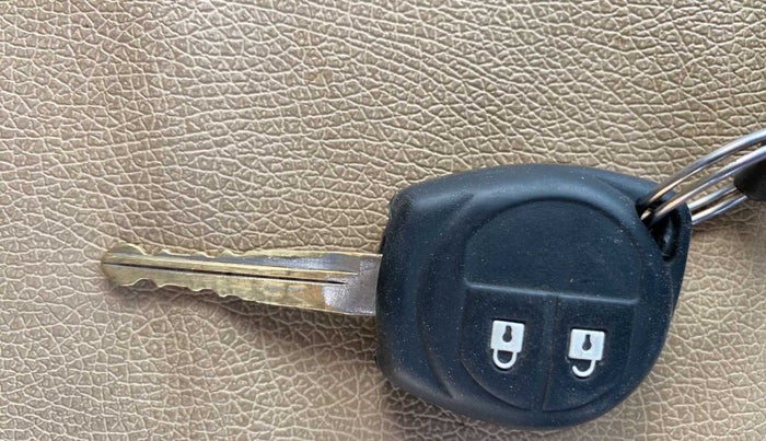 2016 Maruti Baleno DELTA PETROL 1.2, CNG, Manual, 85,004 km, Key Close Up