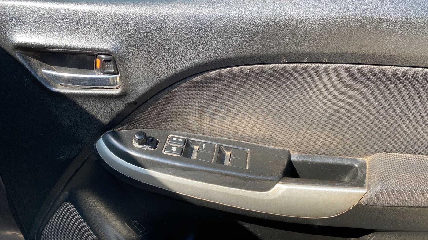 2016 Maruti Baleno DELTA PETROL 1.2, CNG, Manual, 85,004 km, Driver Side Door Panels Control