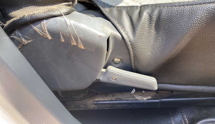 2018 Maruti Alto 800 LXI, Petrol, Manual, 42,576 km, Driver Side Adjustment Panel