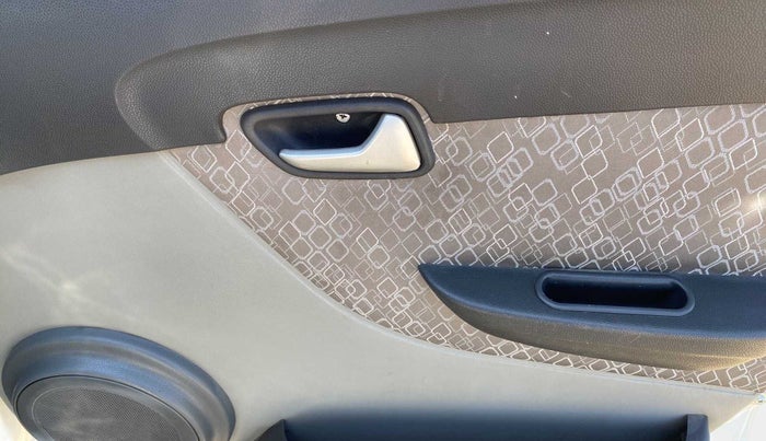 2018 Maruti Alto 800 LXI, Petrol, Manual, 42,576 km, Driver Side Door Panels Control