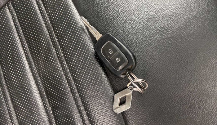 2019 Renault TRIBER RXL MT, Petrol, Manual, 33,392 km, Key Close Up