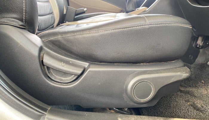 2018 Hyundai Grand i10 ASTA 1.2 KAPPA VTVT, Petrol, Manual, 53,724 km, Driver Side Adjustment Panel
