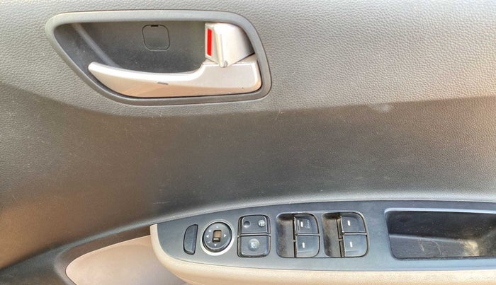 2015 Hyundai Grand i10 SPORTZ 1.2 KAPPA VTVT, Petrol, Manual, 35,110 km, Driver Side Door Panels Control