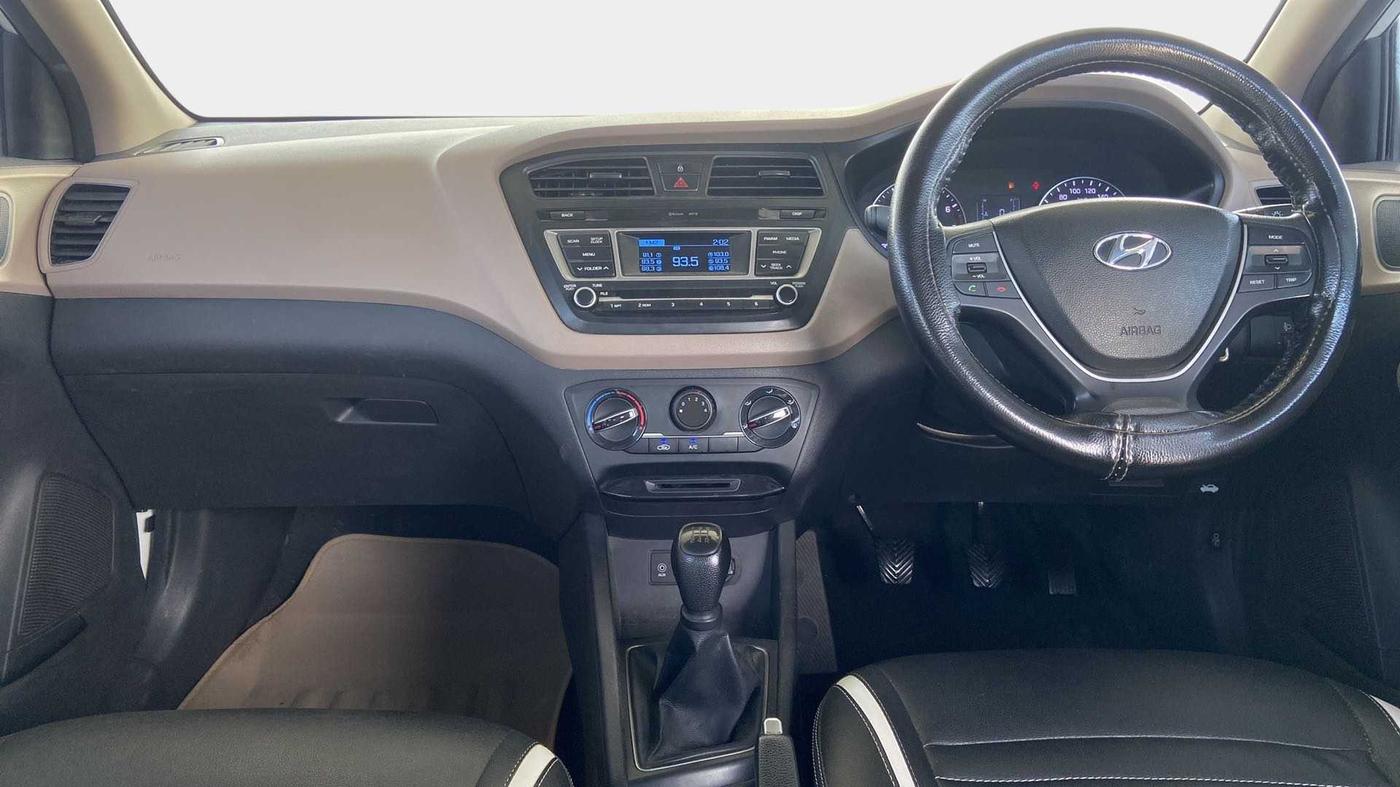 2016 Hyundai Elite i20 MAGNA 1.2, Petrol, Manual, 59,630 km, Dashboard