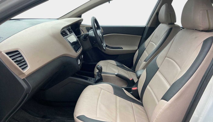2017 Hyundai Elite i20 MAGNA EXECUTIVE 1.2, Petrol, Manual, 23,631 km, Right Side Front Door Cabin