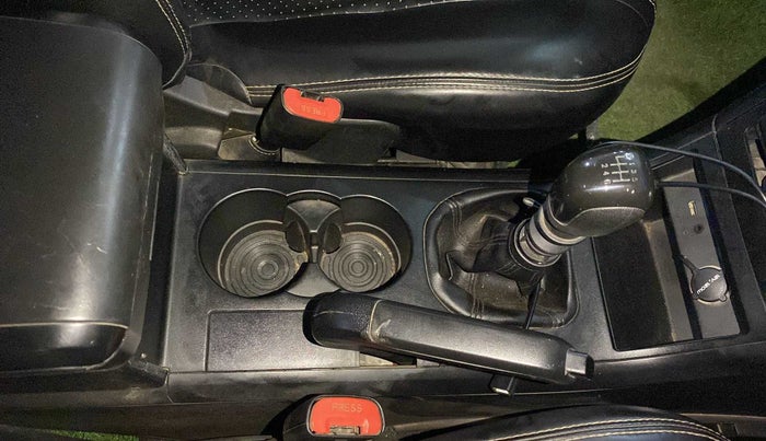 2019 Mahindra XUV500 W5, Diesel, Manual, 23,503 km, Gear Lever