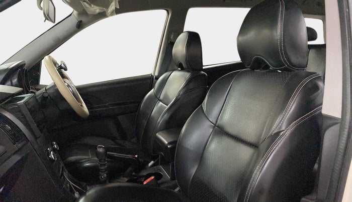 2019 Mahindra XUV500 W5, Diesel, Manual, 23,503 km, Right Side Front Door Cabin