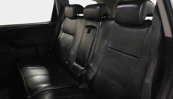 2019 Mahindra XUV500 W5, Diesel, Manual, 23,503 km, Right Side Rear Door Cabin