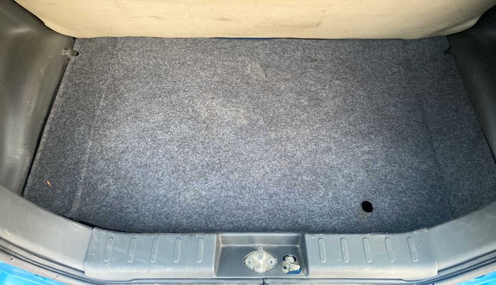 2017 Maruti Alto K10 VXI (O), Petrol, Manual, 37,786 km, Boot Inside