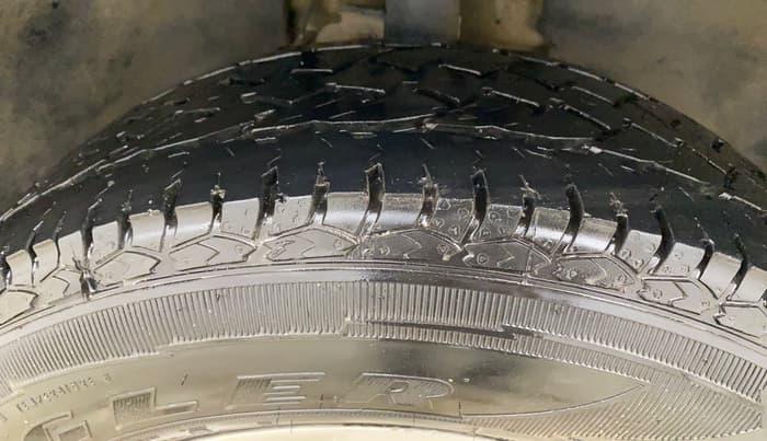 2023 Tata Harrier XTA 2.0L KRYOTEC PLUS, Diesel, Automatic, 1,06,808 km, Right Front Tyre Tread