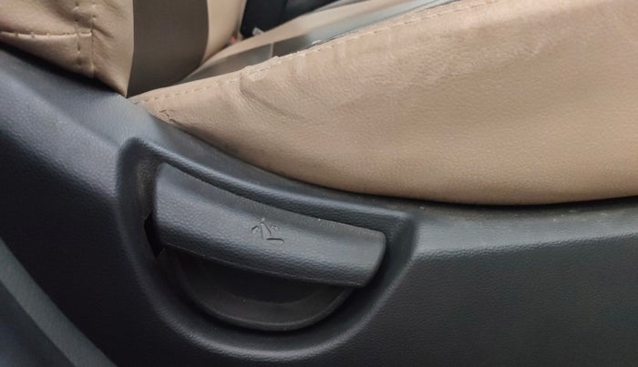 2016 Hyundai Grand i10 SPORTZ 1.2 KAPPA VTVT, Petrol, Manual, 44,541 km, Driver Side Adjustment Panel