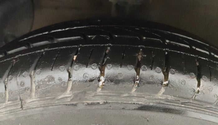 2016 Hyundai Grand i10 SPORTZ 1.2 KAPPA VTVT, Petrol, Manual, 44,541 km, Left Front Tyre Tread