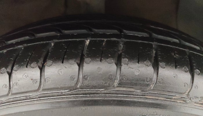 2016 Hyundai Grand i10 SPORTZ 1.2 KAPPA VTVT, Petrol, Manual, 44,541 km, Right Front Tyre Tread