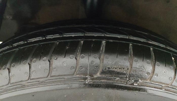 2016 Hyundai Grand i10 SPORTZ 1.2 KAPPA VTVT, Petrol, Manual, 44,541 km, Right Rear Tyre Tread