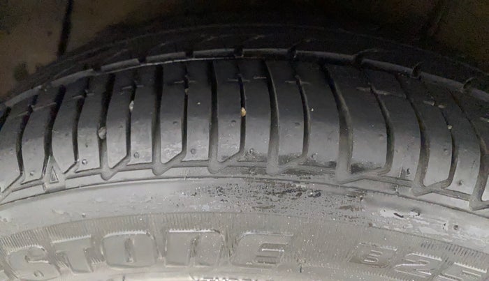 2015 Hyundai Xcent SX 1.2 (O), Petrol, Manual, 71,955 km, Right Rear Tyre Tread