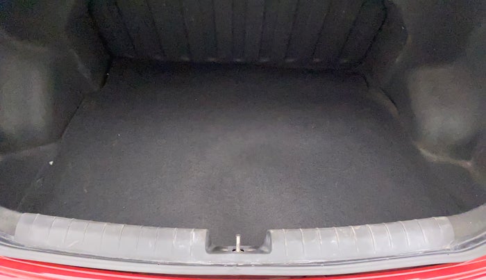 2015 Hyundai Xcent SX 1.2 (O), Petrol, Manual, 71,955 km, Boot Inside