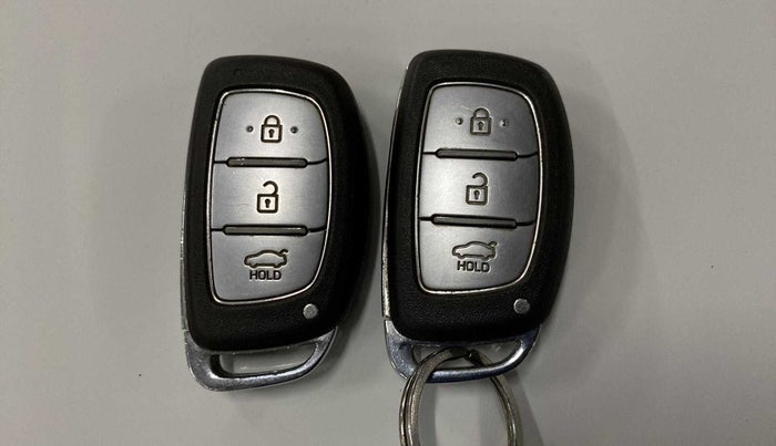 2015 Hyundai Grand i10 ASTA AT 1.2 KAPPA VTVT, Petrol, Automatic, 38,156 km, Key Close Up