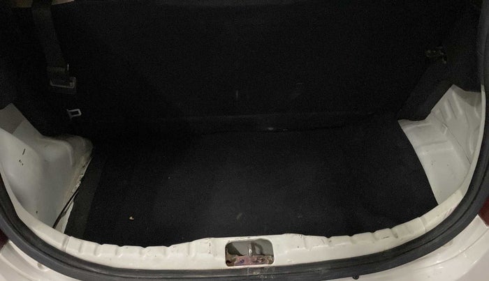 2018 Hyundai Eon ERA +, Petrol, Manual, 25,857 km, Boot Inside