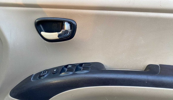 2012 Hyundai i10 MAGNA 1.2, Petrol, Manual, 93,763 km, Driver Side Door Panels Control
