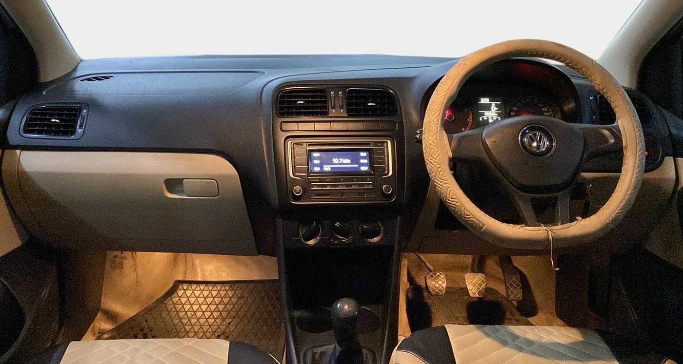 2016 Volkswagen Ameo TRENDLINE 1.2L, Petrol, Manual, 86,107 km, Dashboard
