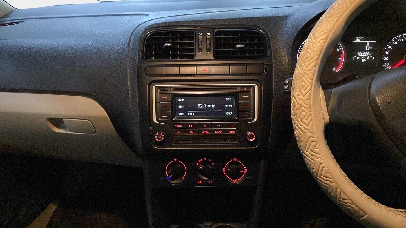 2016 Volkswagen Ameo TRENDLINE 1.2L, Petrol, Manual, 86,107 km, Air Conditioner