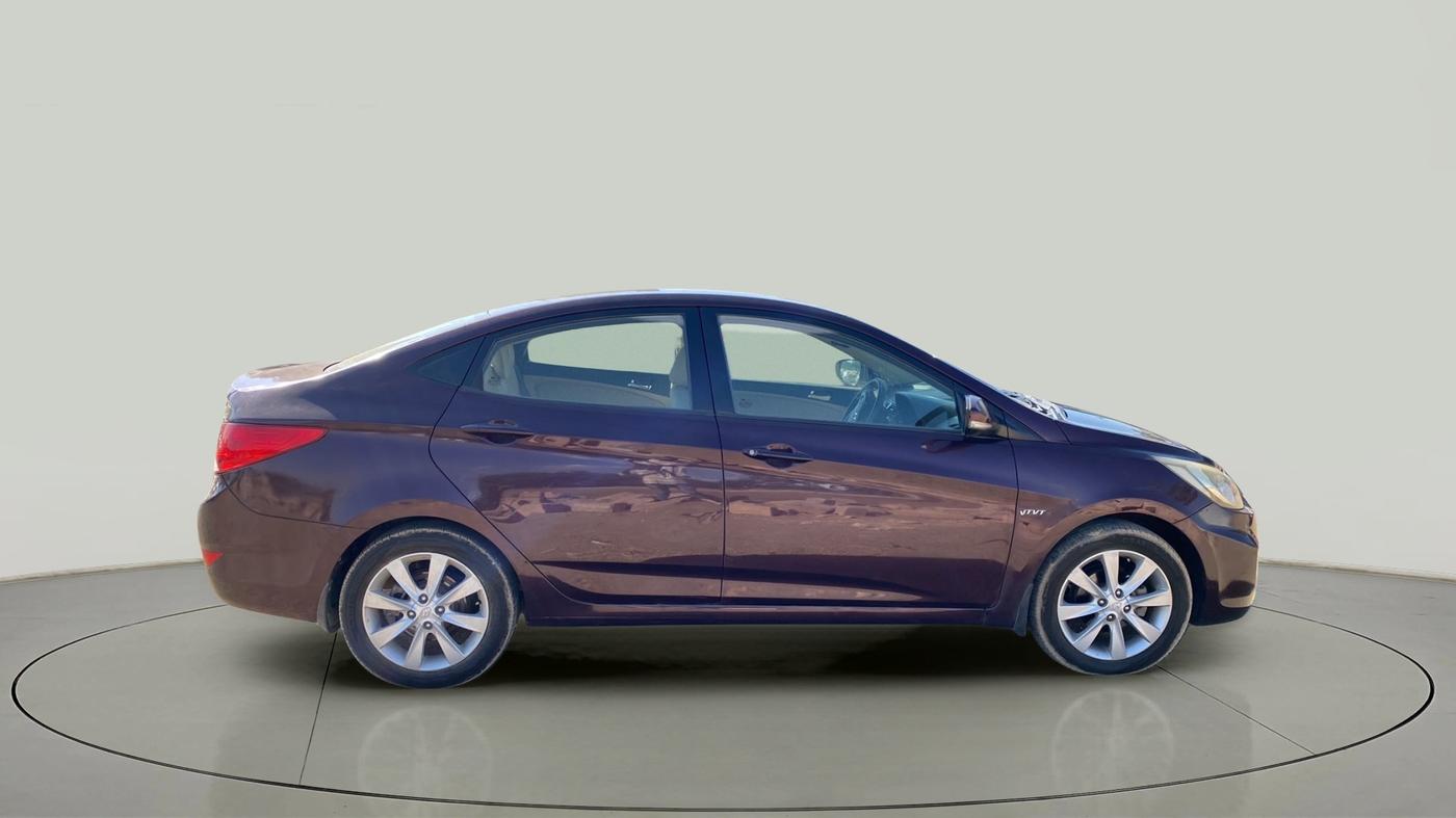 2012 Hyundai Verna FLUIDIC 1.6 VTVT SX, Petrol, Manual, 82,471 km, Right Side View