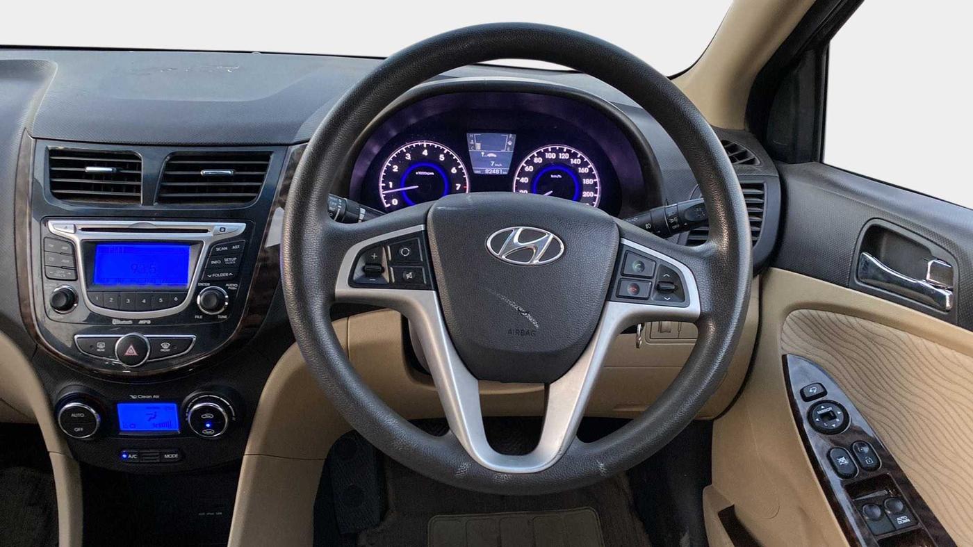 2012 Hyundai Verna FLUIDIC 1.6 VTVT SX, Petrol, Manual, 82,471 km, Steering Wheel Close Up