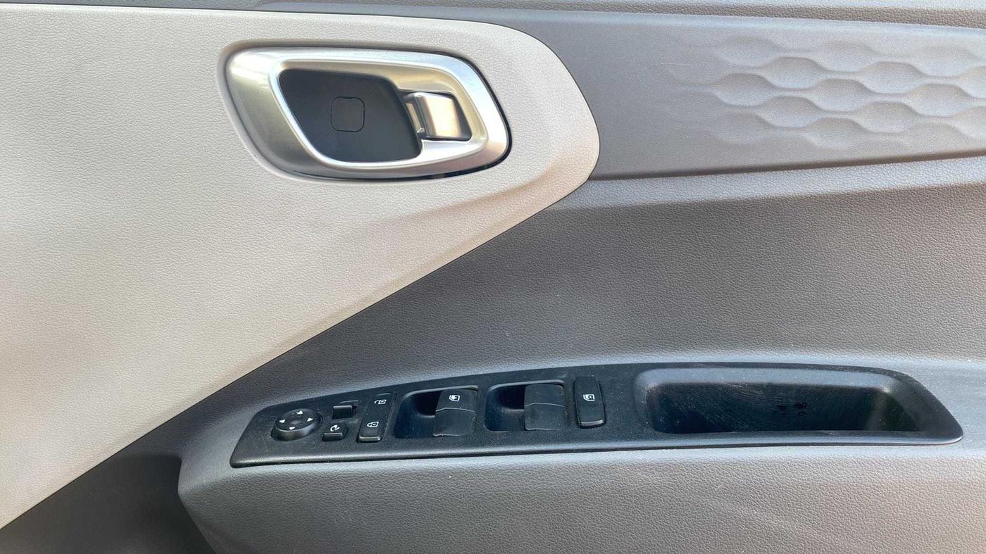 2021 Hyundai GRAND I10 NIOS SPORTZ AMT 1.2 KAPPA VTVT, Petrol, Automatic, 15,196 km, Driver Side Door Panels Control