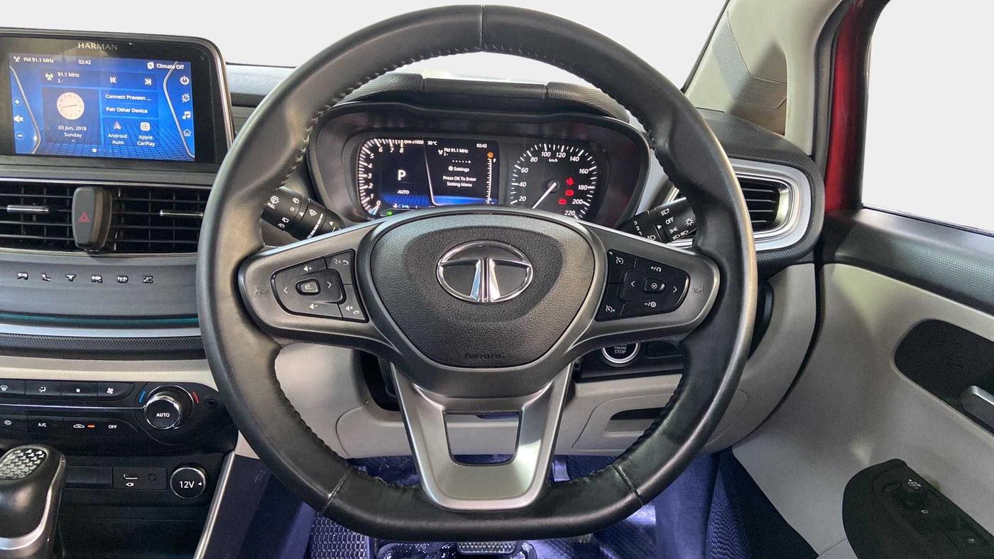 2023 Tata ALTROZ XZA PLUS, Petrol, Automatic, 13,232 km, Steering Wheel Close Up