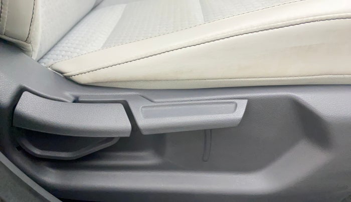 2019 Hyundai GRAND I10 NIOS MAGNA AMT 1.2 KAPPA VTVT, Petrol, Automatic, 226 km, Driver Side Adjustment Panel