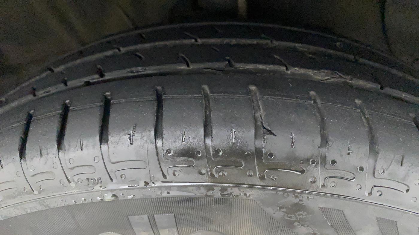 2019 Hyundai GRAND I10 NIOS MAGNA AMT 1.2 KAPPA VTVT, Petrol, Automatic, 226 km, Right Front Tyre Tread