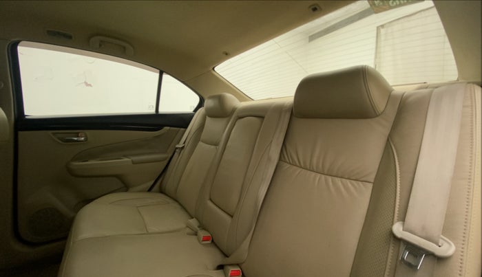 2015 Maruti Ciaz ZXI+, Petrol, Manual, 67,874 km, Right Side Rear Door Cabin