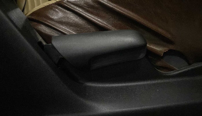 2021 Maruti Vitara Brezza LXI, Petrol, Manual, 10,327 km, Driver Side Adjustment Panel