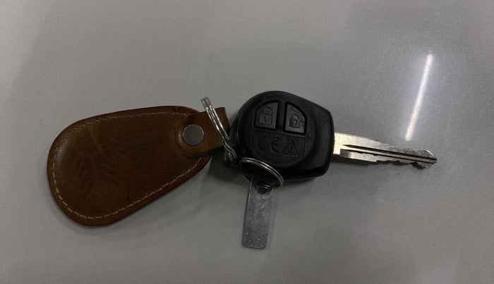 2021 Maruti Vitara Brezza LXI, Petrol, Manual, 10,327 km, Key Close Up