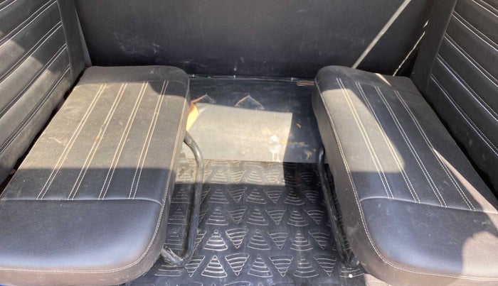 2017 Maruti Eeco 5 STR WITH A/C+HTR, CNG, Manual, 42,519 km, Third Seat Row ( optional )