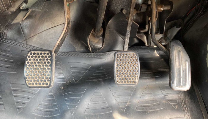 2017 Maruti Eeco 5 STR WITH A/C+HTR, CNG, Manual, 42,519 km, Pedals