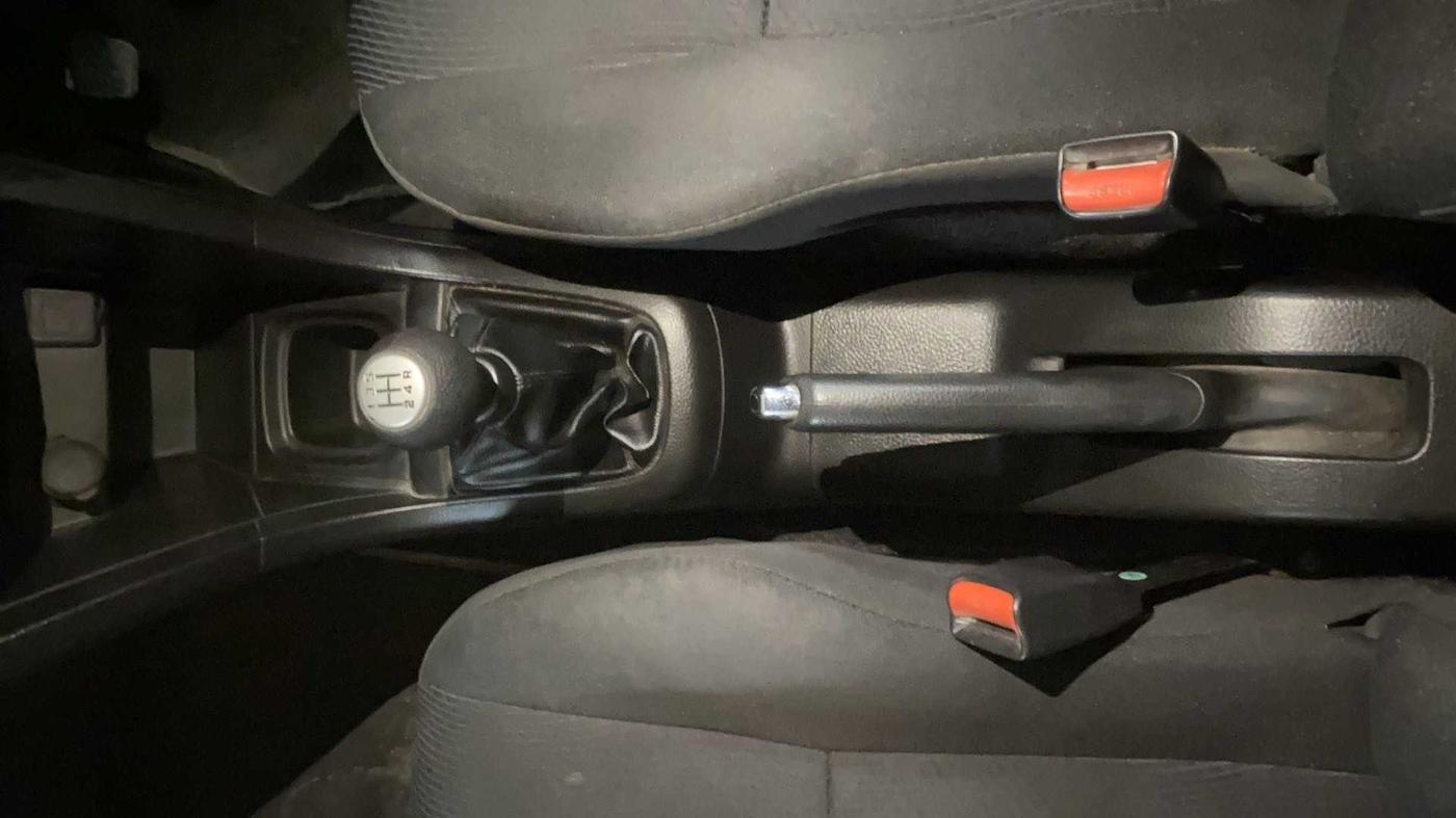 2015 Maruti Swift ZXI, Petrol, Manual, 56,805 km, Gear Lever