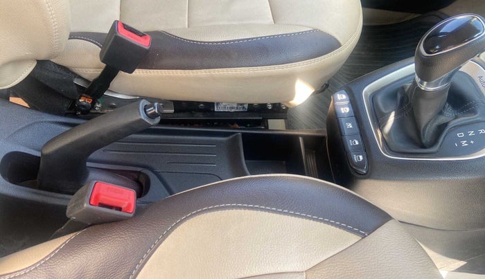 2019 Hyundai NEW SANTRO SPORTZ AMT, Petrol, Automatic, 26,107 km, Gear Lever